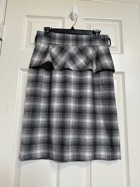 ANTONIO MELANI Peplum Skirt Size 6 🖤